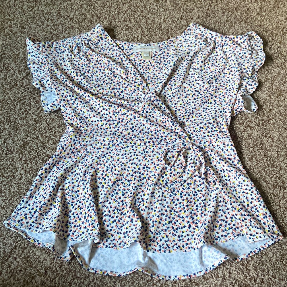 Monteau V-neck top, size L